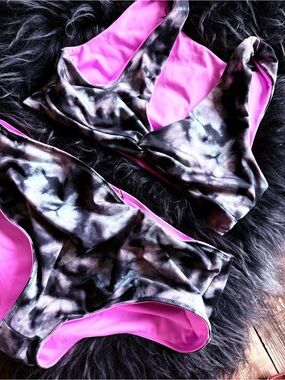 NWOT PINK VICTORIAS SECRET, hot pink tie dye black bikini swimwear set, size L